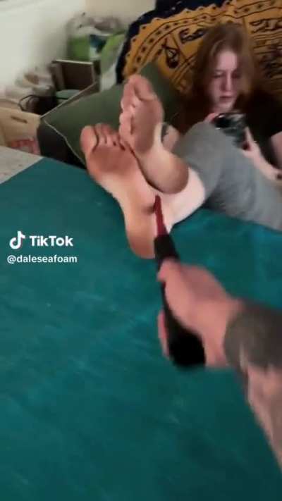 wife toes
