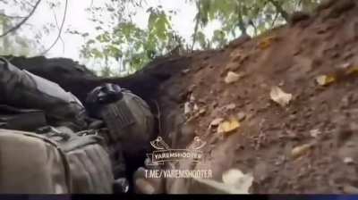 Russian hiding from drones. (Sound on)