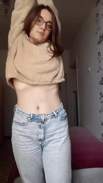 Short sweater