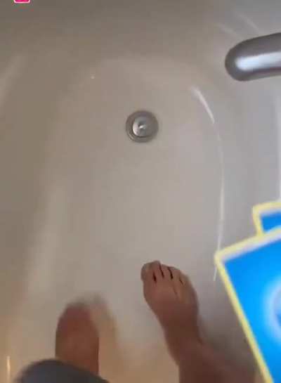 🗿