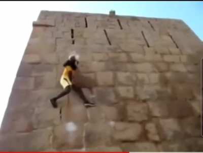 imagina esse cara na olimpíadas de escalada? é ouro²