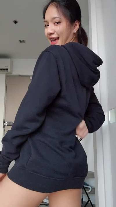 Hot girl!