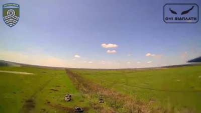 A full video of a swarm of Ukrainian FPV kamikaze drones attacking an enemy armoured group consisting of four tanks: two T-72As, a T-72B, and a T-80BV.