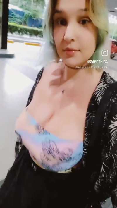 Sara @sarothica