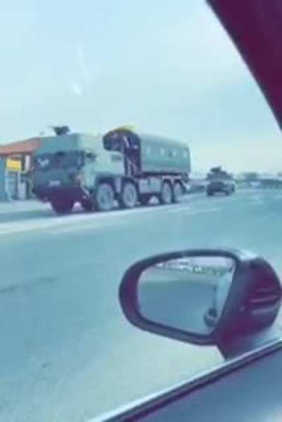 Militär fährt in Wiener Neustadt ein