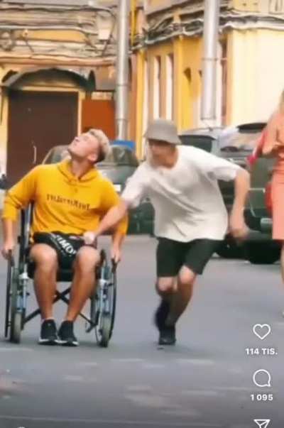 Social experiment, with a twist !