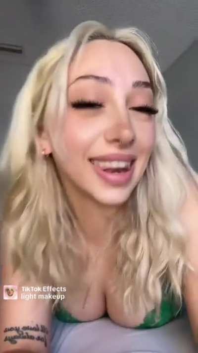 Wait till she show her 🍑👀