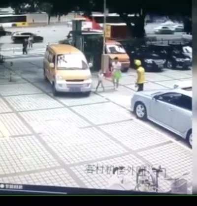 Mom tries to push kid in front of the car to claim insurance fraud