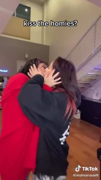 kiss