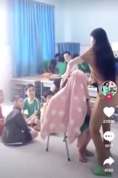 Behold the headless student