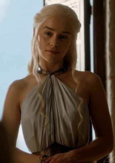 Emilia Clarke giving you that 