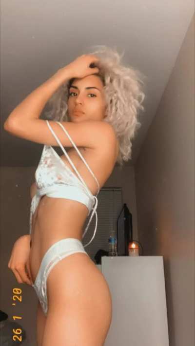 Sexy petite baddie. Mega link in the comments.