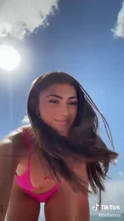 Face as good as her boobs