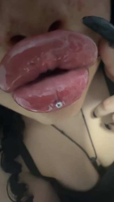 nutty lips goon dsl
