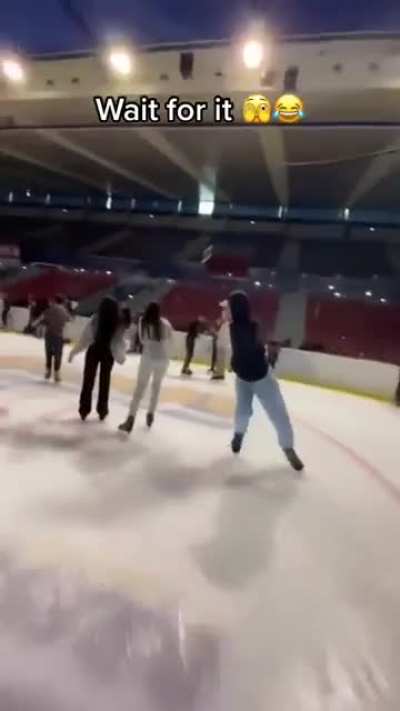 Speed skating in between bunch of people