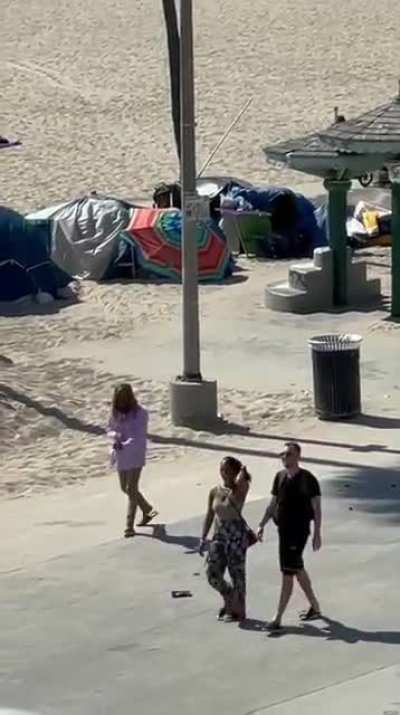Scenes from the Venice Beach Boardwalk in April 2021