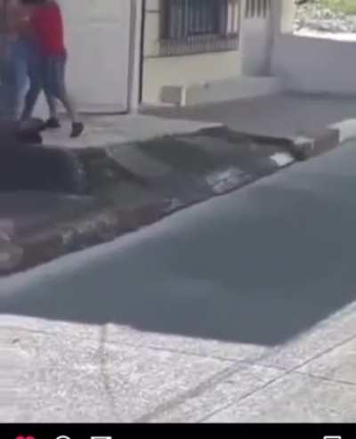 Alguien que sea tan amable de explicar que esta pasando aquí.