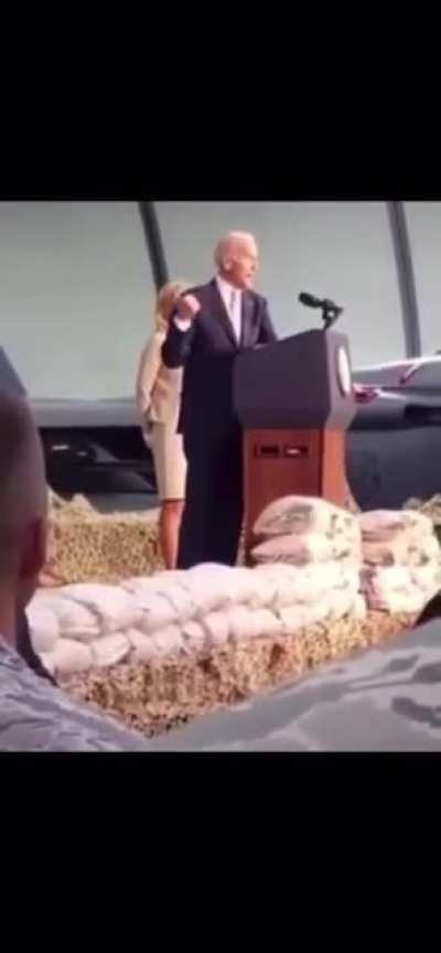 I’m actually kinda hyped about the presidential debates. Woody always defending Biden, but he got smooth brain.