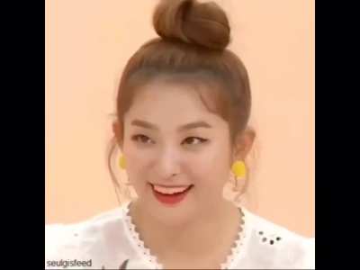 Seulgi laughing for 24 seconds