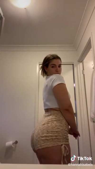 Shes gets shocked about her ass jiggle