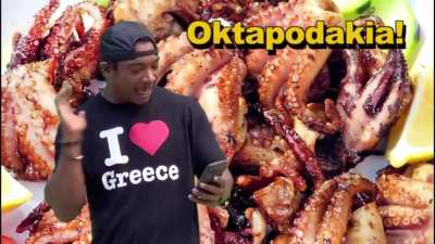 Ο Ja Rule διαφη<wbr>μίζει ελλην<wbr>ική ταβέρνα