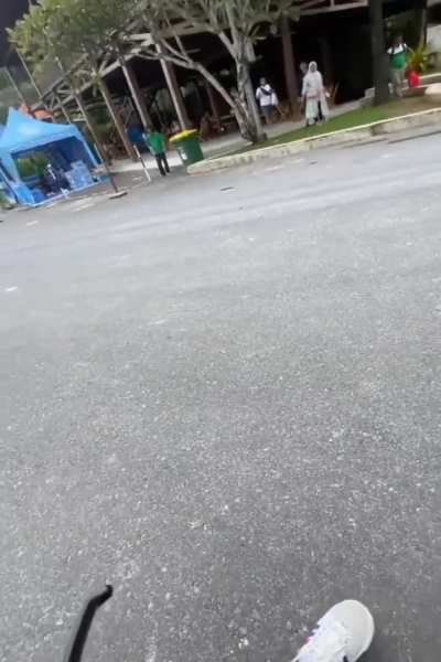Sengaja Nabrak