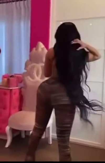 she looks soo good