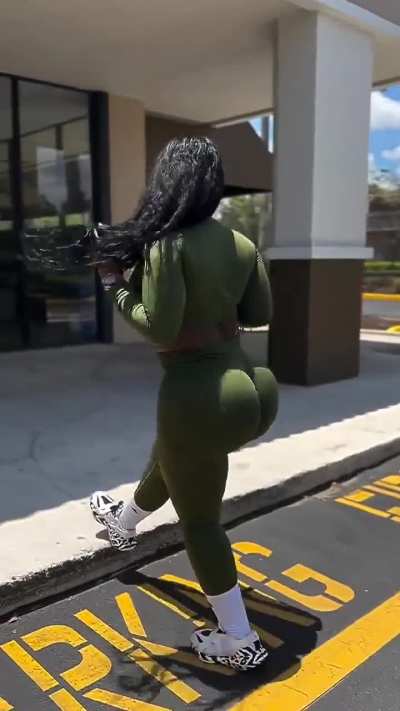 Yas
