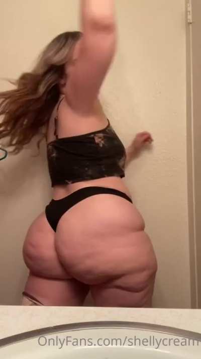 Juicy White Ass