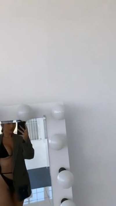 Sultry Janet