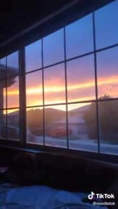 This sky changing color in an instant