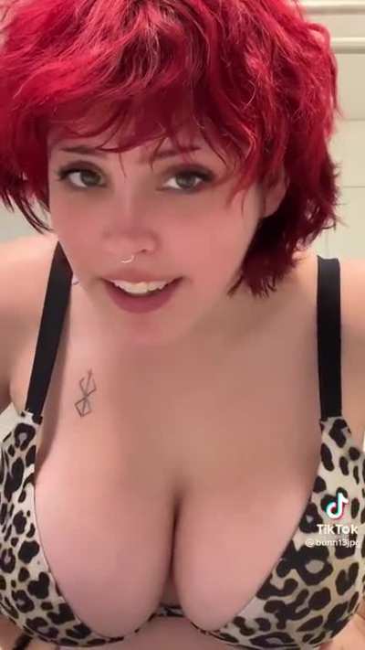Big tits in a leopard print bra