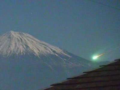 Fireball appeared at 21:05:27 on February 1, 2026, captured from Mount Fuji. By dfuji1
