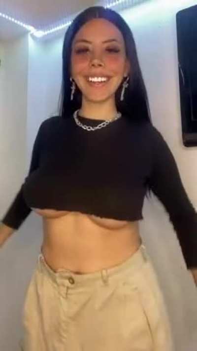 My way of [flash]ing my tiddies 🥰