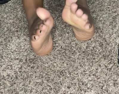 Look what my feet can do - they want licky