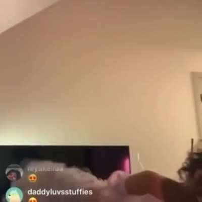 Mmm fuck! She’s so sexy.