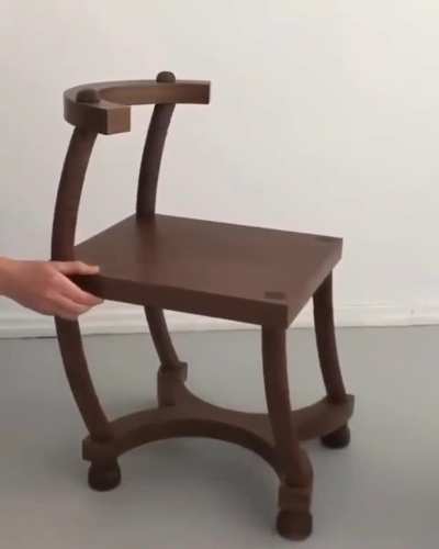 Queen Dancing Chair