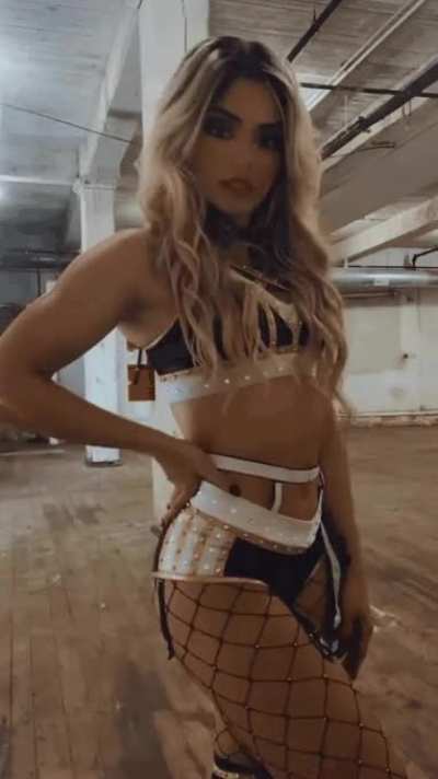 Tay knows<wbr>...🔥🍑