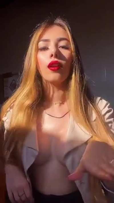 Amanda Ribeiross (@ama<wbr>ndari<wbr>beiro<wbr>ss09)
