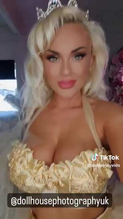 @ashleyjayvids