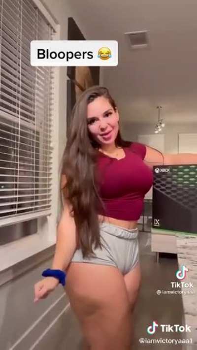 Anyone want to win a PS5? 👀🥵🐱😍🤤<wbr>🤤