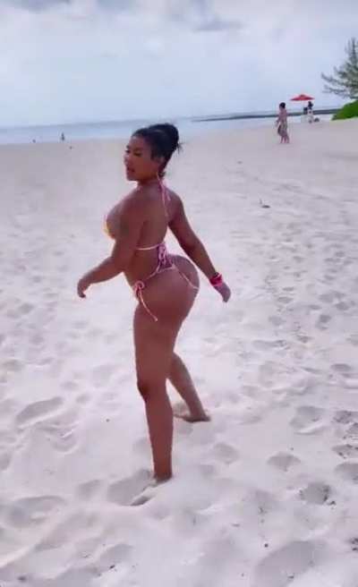 What beach is this 😅