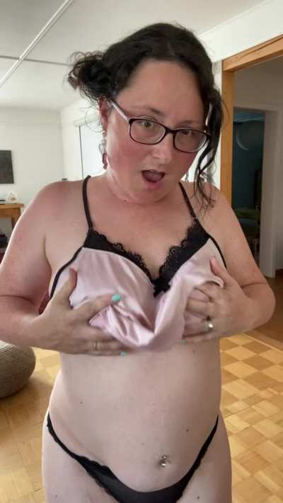 I’m probably more chubby than curvy but I hope I can turn you on regardless!