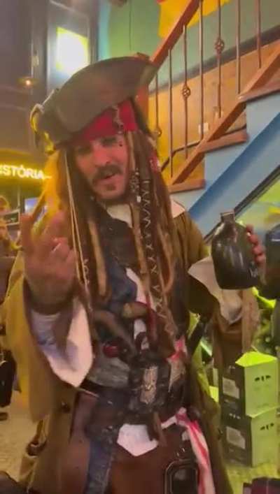 Perguntaram em que o Capitão Jack Sparrow vai votar