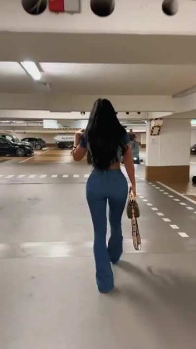 🍑💥💥