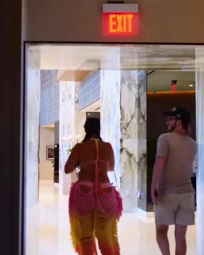 Love to watch her leave