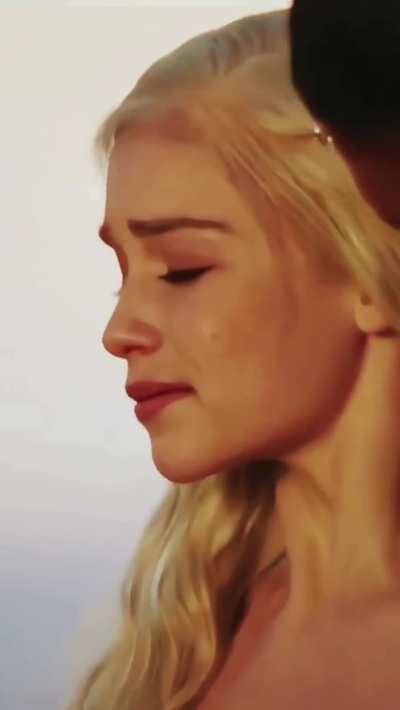 Emilia Clarke (Enhanced+Brightened)