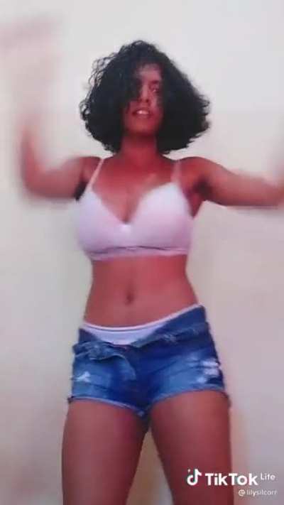 Big boobs, cute face and nice moves.