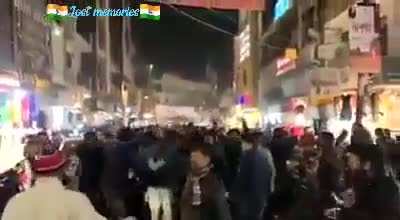 Delhi citizens protest against farmers in support of Delhi police