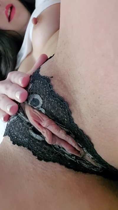Let's get over this hump of a day with some sexy fun! [sext<wbr>][rat<wbr>e][vi<wbr>d] ❤️